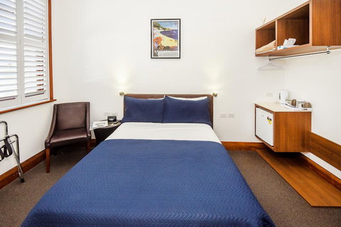 Pier Hotel - Accommodation QLD 3