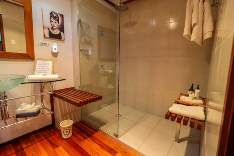 PK Illusions - Accommodation QLD 1