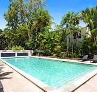 Plantation House 1 Spacious 4 Bedroom House Near Beach WIFI Netflix Telstra TV Playground Pool BBQ - Accommodation QLD