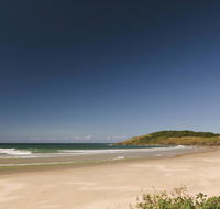 Plomer Beach House - Accommodation QLD