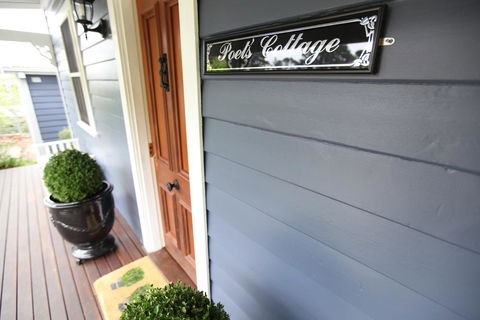 Poet's Cottage - Fireplace, Close To Treks - Accommodation QLD 2