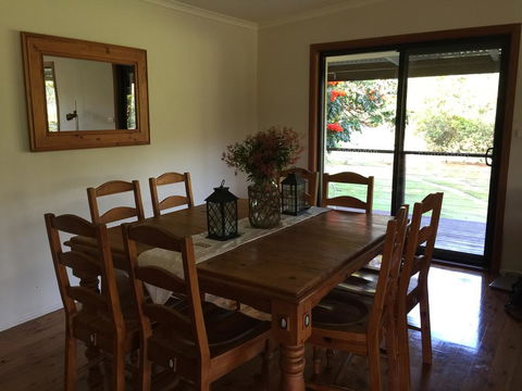 Ponytail Farmhouse - Accommodation QLD 2