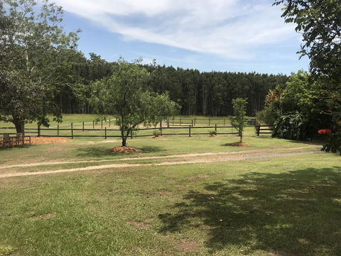 Ponytail Farmhouse - Accommodation QLD 1
