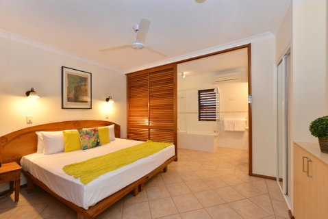 Poolside @ Hibiscus - Accommodation QLD 1