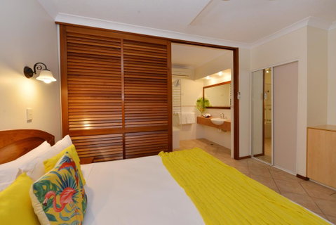 Poolside @ Hibiscus - Accommodation QLD 2