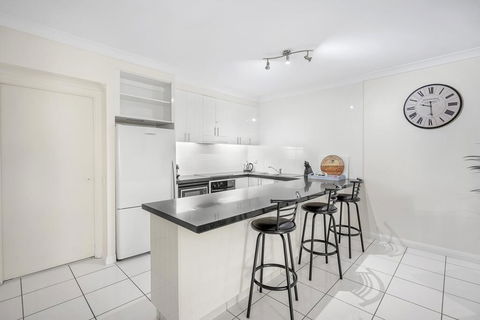 Poolside Apt In Alamanda Beachfront Resort (52) - Accommodation QLD 2