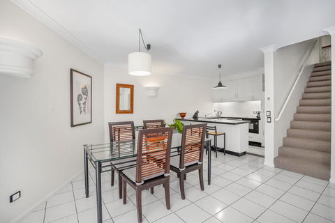 Poolside Apt In Alamanda Beachfront Resort (77) - Accommodation QLD 3