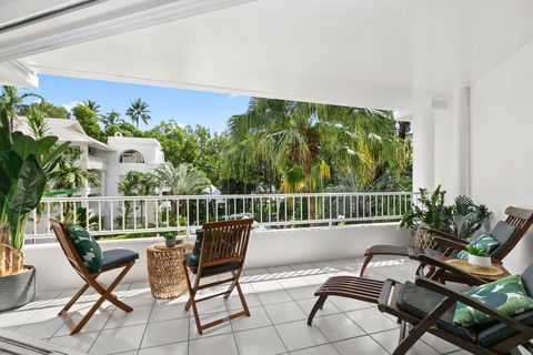 Poolside Apt. In Alamanda Beachfront Resort (56) - Accommodation QLD 0
