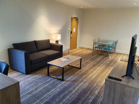 Porter's Plainland Hotel - Accommodation QLD 2