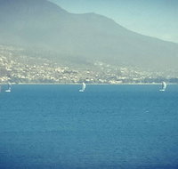 POSH Port Out Starboard Home - Accommodation QLD