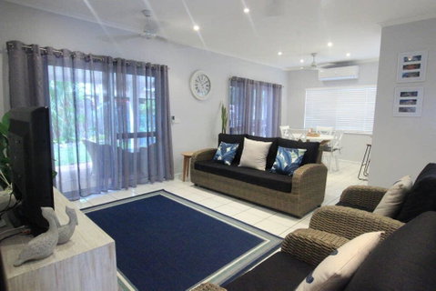 Privacy On Ti Tree Surrounded By Trees - Accommodation QLD 3
