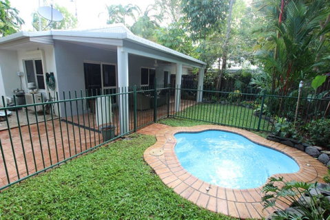 Privacy On Ti Tree Surrounded By Trees - Accommodation QLD 2