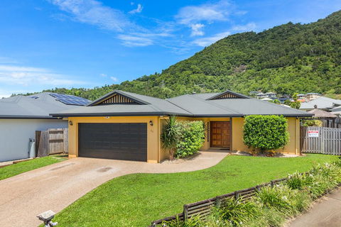 Private Large Cairns Family Home, Rainforest Views - Accommodation QLD 1