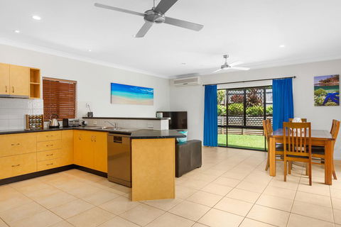 Private Large Cairns Family Home, Rainforest Views - Accommodation QLD 3