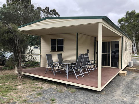 Pyrenees Caravan Park - Accommodation QLD 0