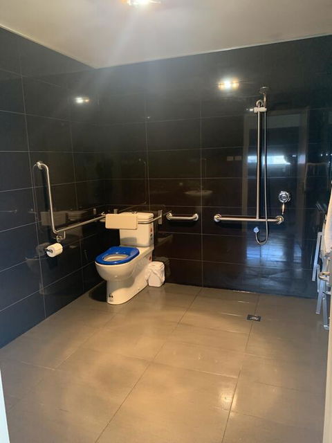 Queens Arms Hotel - Accommodation QLD 1
