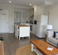 Quiet apartment walking distance to restaurants - Accommodation QLD