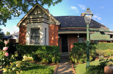 QUILTY HOUSE (Formerly Beethovens) - Accommodation QLD 2