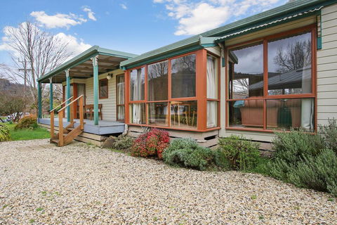 R & R In Bright - Short Walk To Town - Accommodation QLD 0