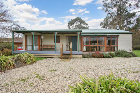 R & R In Bright - Short Walk To Town - Accommodation QLD 2