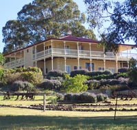 R on the Downs BnB  Cottages - Accommodation QLD
