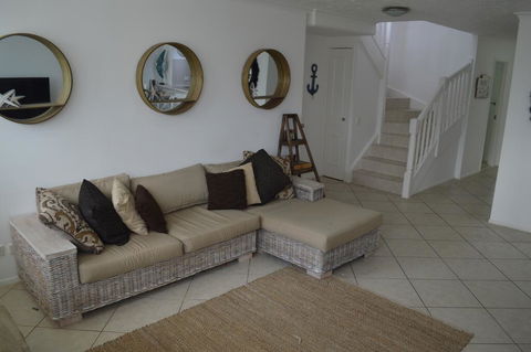 RAINBOW BAY 3 Bed Ocean Views & SPA On Roof Terrace - Accommodation QLD 3