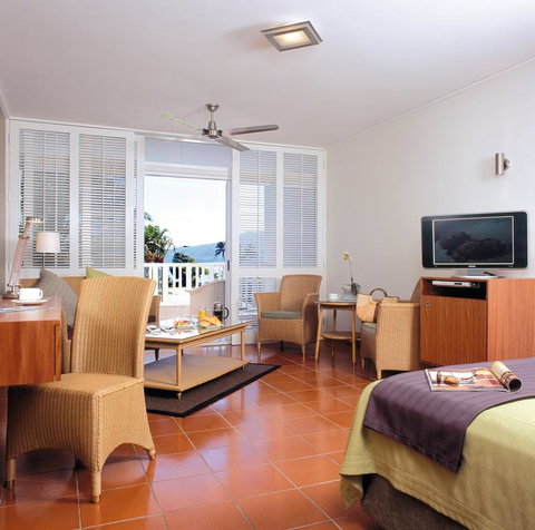 Ramada By Wyndham Cairns City Centre - Accommodation QLD 1