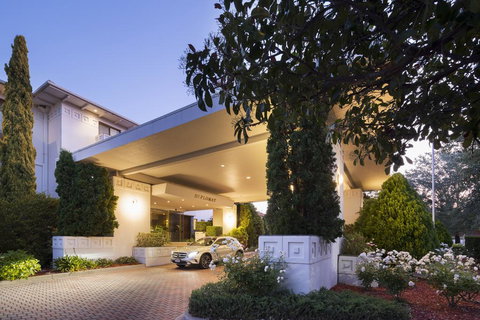 Ramada Diplomat Canberra - Accommodation QLD 0