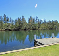 Ranu House - Waterfront - Accommodation QLD