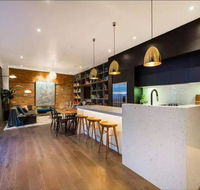 Readyset Glashouse Melbourne - Accommodation QLD