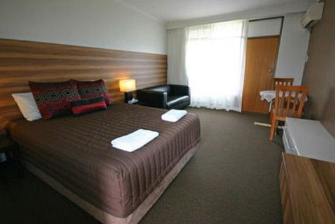 Red Cedars Motel - Accommodation QLD 2