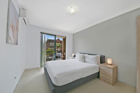 REDFERN 3 BEDROOM APARTMENT FREE PARKING WALK TO CENTRAL STATION NRE187 - Accommodation QLD 3