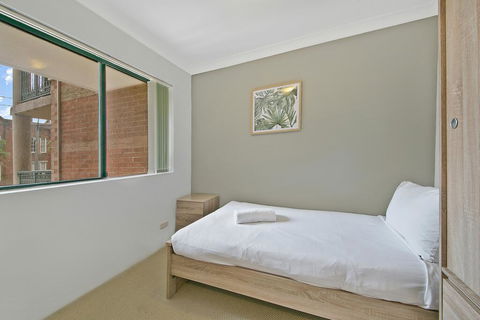 REDFERN 3 BEDROOM APARTMENT FREE PARKING WALK TO CENTRAL STATION NRE187 - Accommodation QLD 2