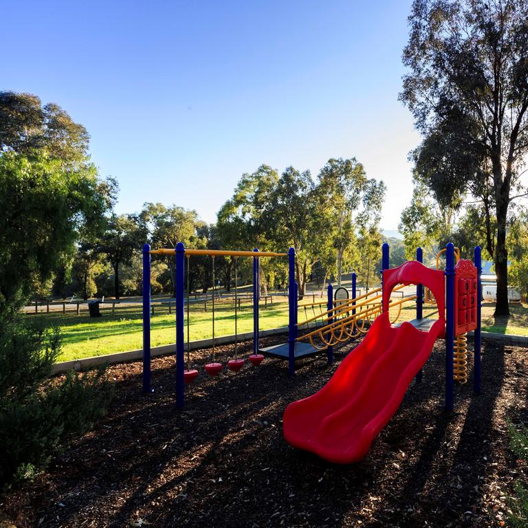 Grabben Gullen NSW Accommodation QLD