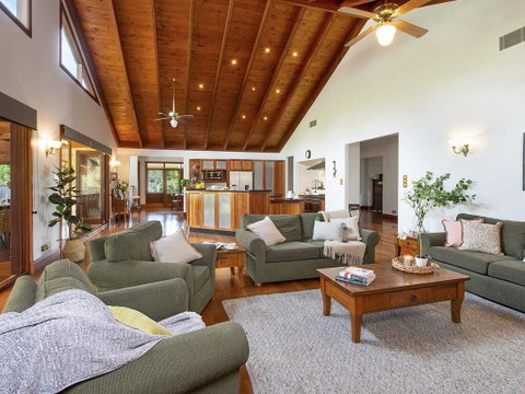 Reign Manor - Large Group Accommodation - Accommodation QLD 1