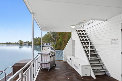 Renmark River Villas And Boats & Bedzzz - Accommodation QLD 2