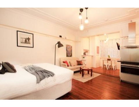Renovated Art Deco Studio Minutes From The City - Accommodation QLD 0