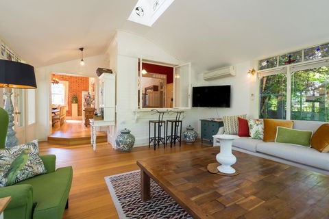 Rent Your Own Historic Hotel For Holidays & Events - Accommodation QLD 2