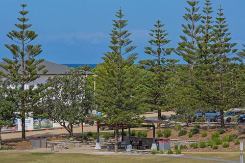 RESORT & SPA 2306/07 OCEAN GLIMPSES - Accommodation QLD 2