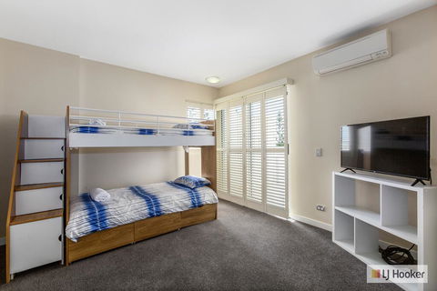 RESORT ON THE BEACH 1219/20 - Accommodation QLD 3