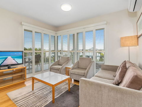 RESORT ON THE BEACH 7225 Dual Room - Accommodation QLD 3