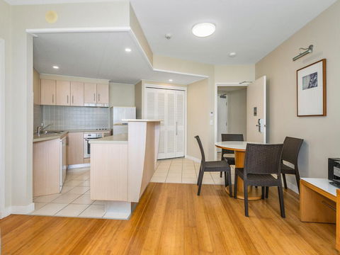 RESORT ON THE BEACH 7225 Dual Room - Accommodation QLD 1