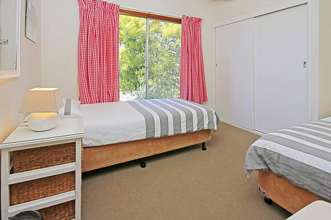 REST ASHORE At MOLLYMOOK - Accommodation QLD 3
