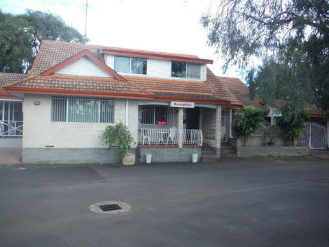 Restawile Motel - Accommodation QLD 1