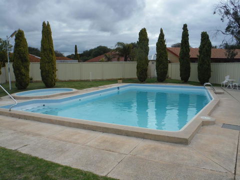 Restawile Motel - Accommodation QLD 0