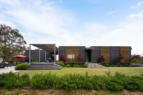 Ridge House - Accommodation QLD 0