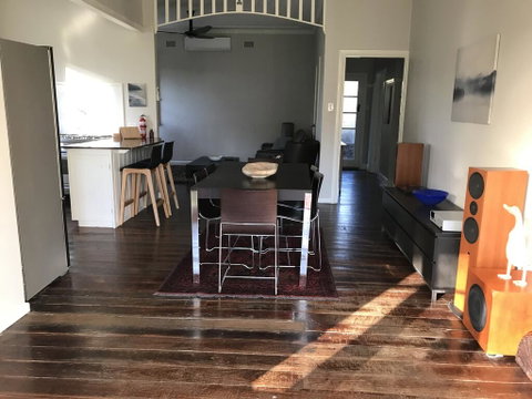 River Cottage - Boutique Accommodation - Accommodation QLD 3