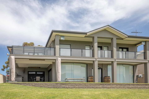 River Devine - Accommodation QLD 0