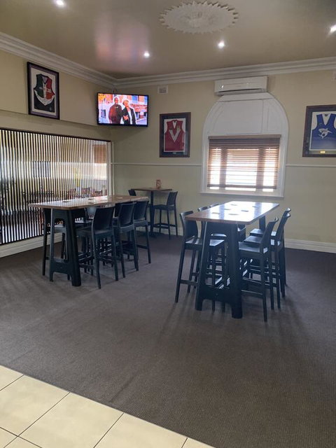 Riverside Hotel - Accommodation QLD 1
