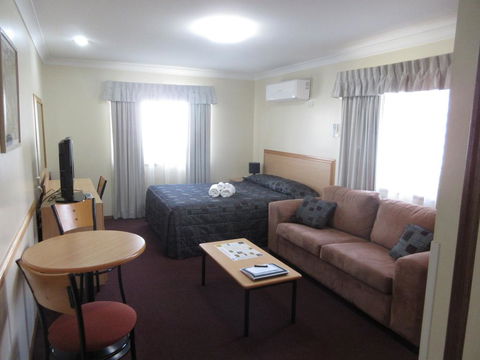 Riviera Executive Suites - Accommodation QLD 2